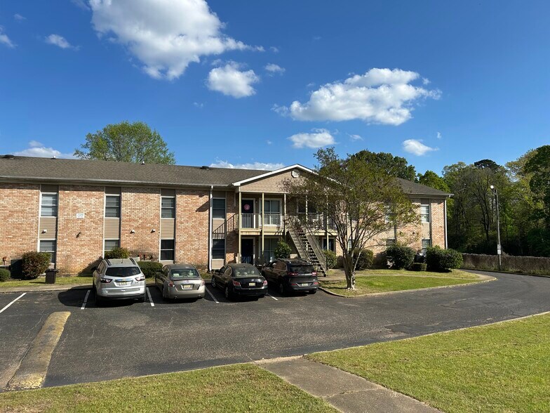 2201 Upper Wetumpka Rd, Montgomery, AL à vendre - Photo de l’immeuble – Image 2 sur 7
