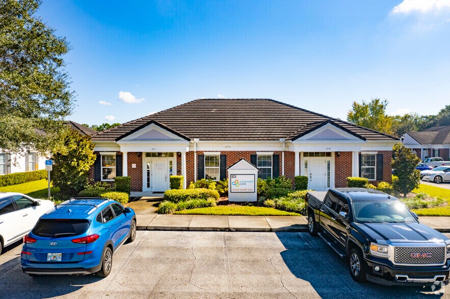 1307-1309 Providence Rd, Brandon, FL à louer - Photo de l’immeuble – Image 1 sur 11