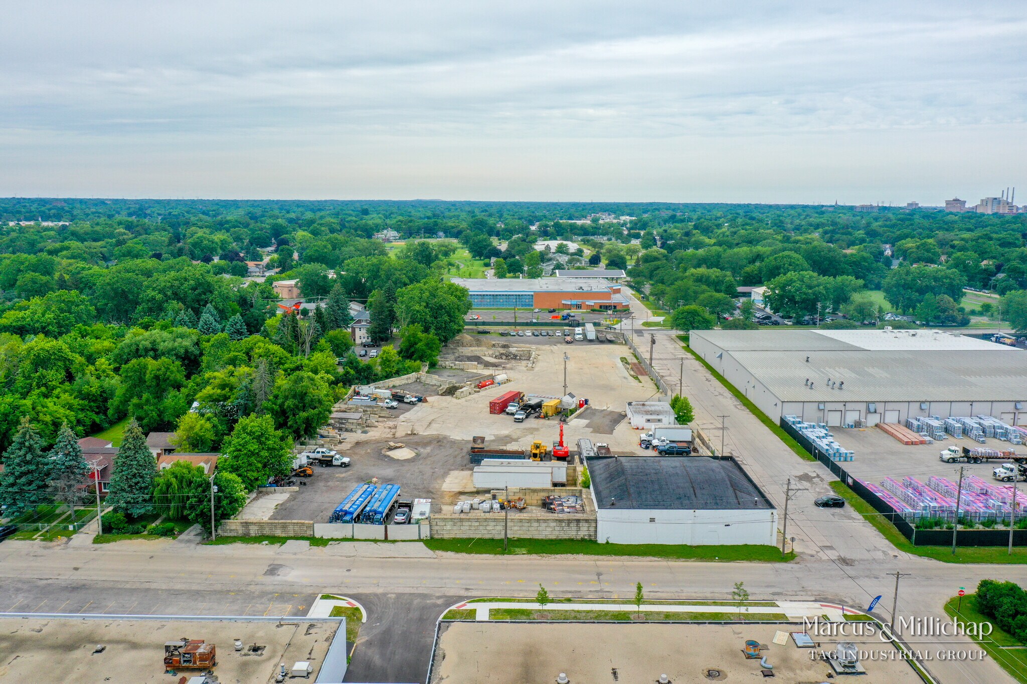 1020 Elizabeth Ave, Waukegan, IL à vendre Photo principale– Image 1 sur 6