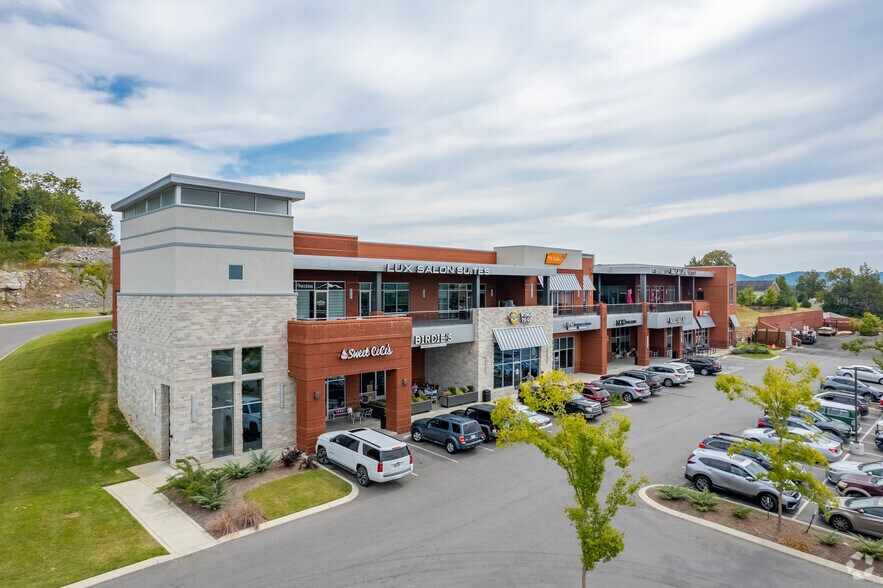 6040 Hillside Center Cir, Nolensville, TN à louer - Photo de l’immeuble – Image 1 sur 15