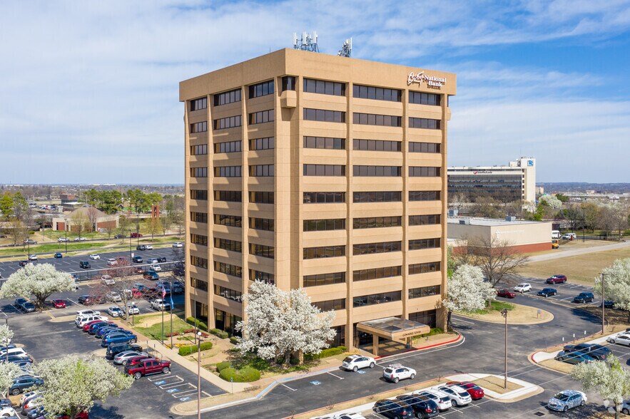 5801 E 41st St, Tulsa, OK à vendre - Photo de l’immeuble – Image 2 sur 11