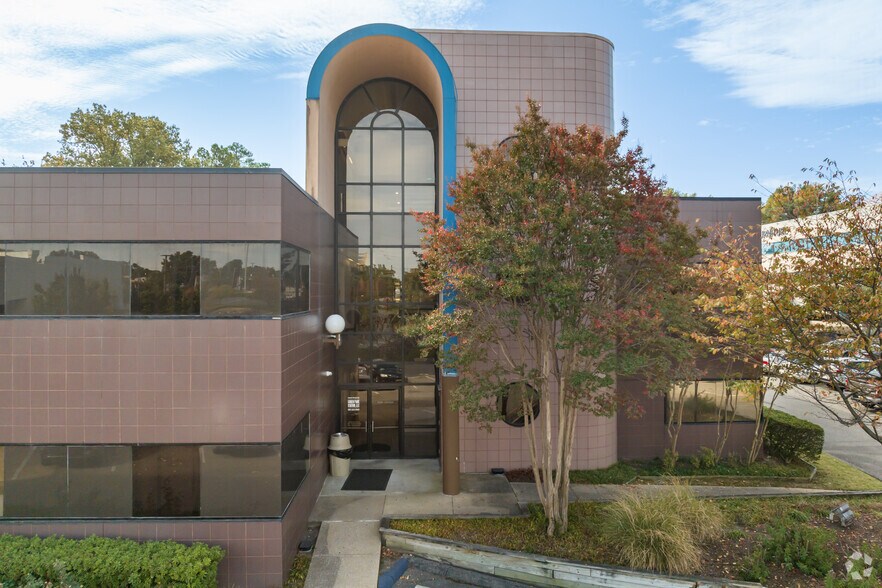 5180 Park Ave, Memphis, TN à louer - Photo de l’immeuble – Image 2 sur 23