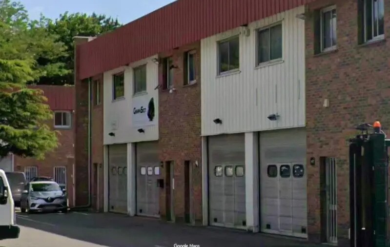 17 Rue Des Cerisiers, Lisses à louer Photo de l’immeuble– Image 1 sur 10