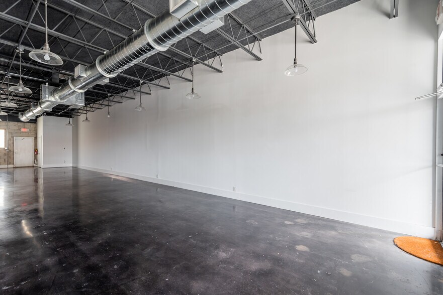 3325-3327 NE 32nd St, Fort Lauderdale, FL à louer - Photo intérieure – Image 3 sur 26