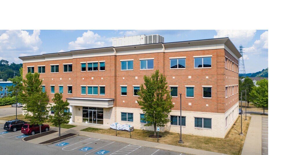 300 Chapel Harbor Dr, Pittsburgh, PA à louer - Photo de l’immeuble – Image 2 sur 7