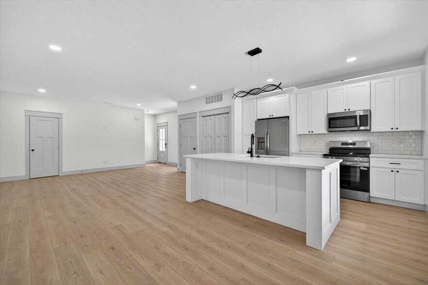 326 N Jefferson St, Bloomington, IN à vendre - Photo principale – Image 1 sur 26