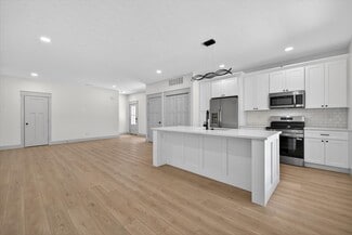 Plus de détails pour 326 N Jefferson St, Bloomington, IN - Logement à vendre