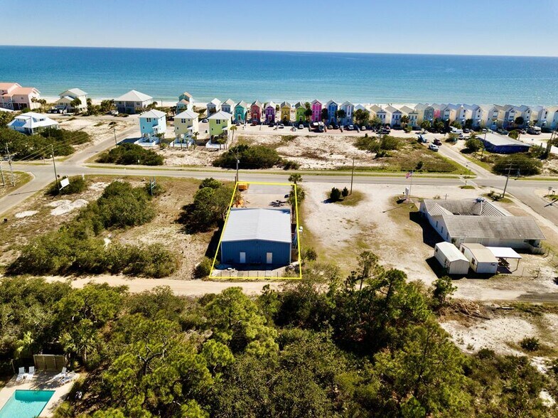 235 E Gulf Beach Dr, Saint George Island, FL à vendre - Photo de l’immeuble – Image 2 sur 19