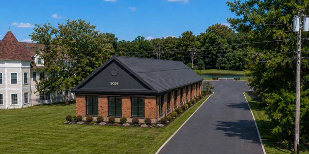 9056 Montgomery Rd, Montgomery, OH à vendre - Photo de l’immeuble – Image 2 sur 8