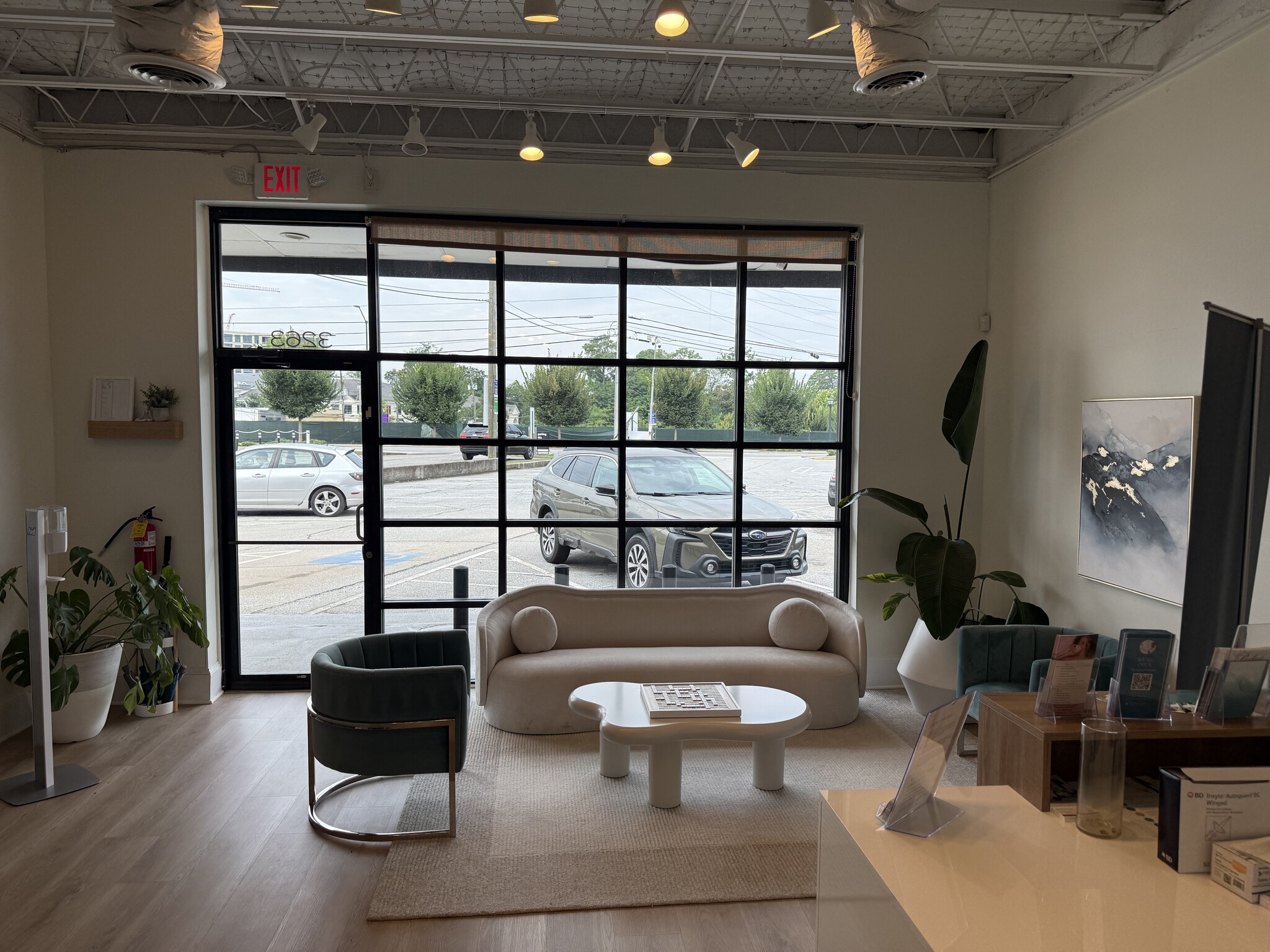 3263-3279 Roswell Rd, Atlanta, GA à louer Photo intérieure– Image 1 sur 11