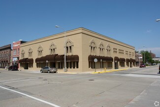 Plus de détails pour 15-19 E 1st St, Fond Du Lac, WI - Bureau à louer