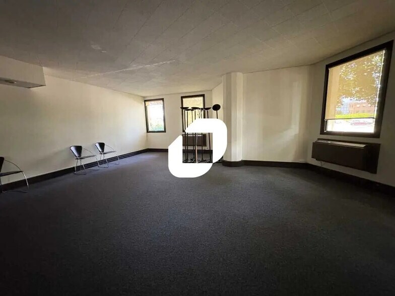 Bureau dans Saint-Aubin à louer - Photo de l’immeuble – Image 3 sur 17