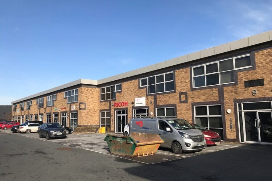 Lustleigh Clos, Exeter à vendre - Photo de l’immeuble – Image 2 sur 4