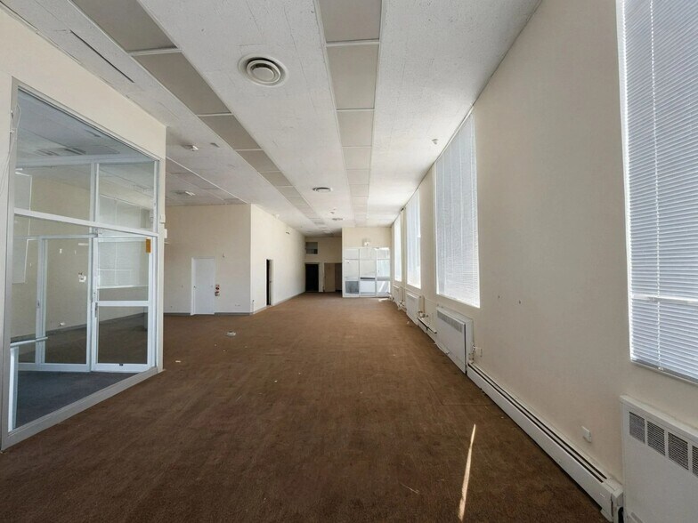 166-170 Jericho Tpke, Floral Park, NY à louer - Photo de l’immeuble – Image 3 sur 69