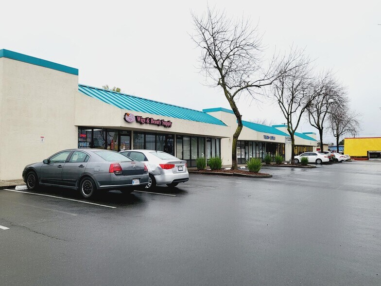 5700 Watt Ave, North Highlands, CA à louer - Photo de l’immeuble – Image 2 sur 4