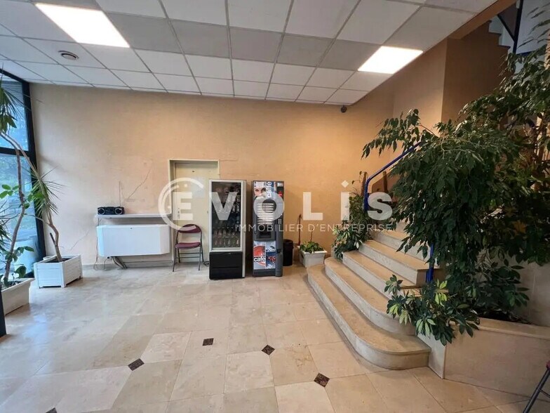 Bureau dans Valenton à louer - Photo de l’immeuble – Image 2 sur 13