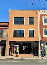 2415 N Milwaukee Ave, Chicago, IL à louer Photo de l’immeuble– Image 2 sur 3