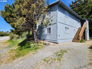 Plus de détails pour 820 Jackson St, Port Orford, OR - Logement à vendre
