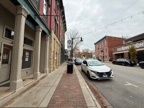 1004 Main St, Lafayette, IN à louer Photo de l’immeuble– Image 2 sur 12