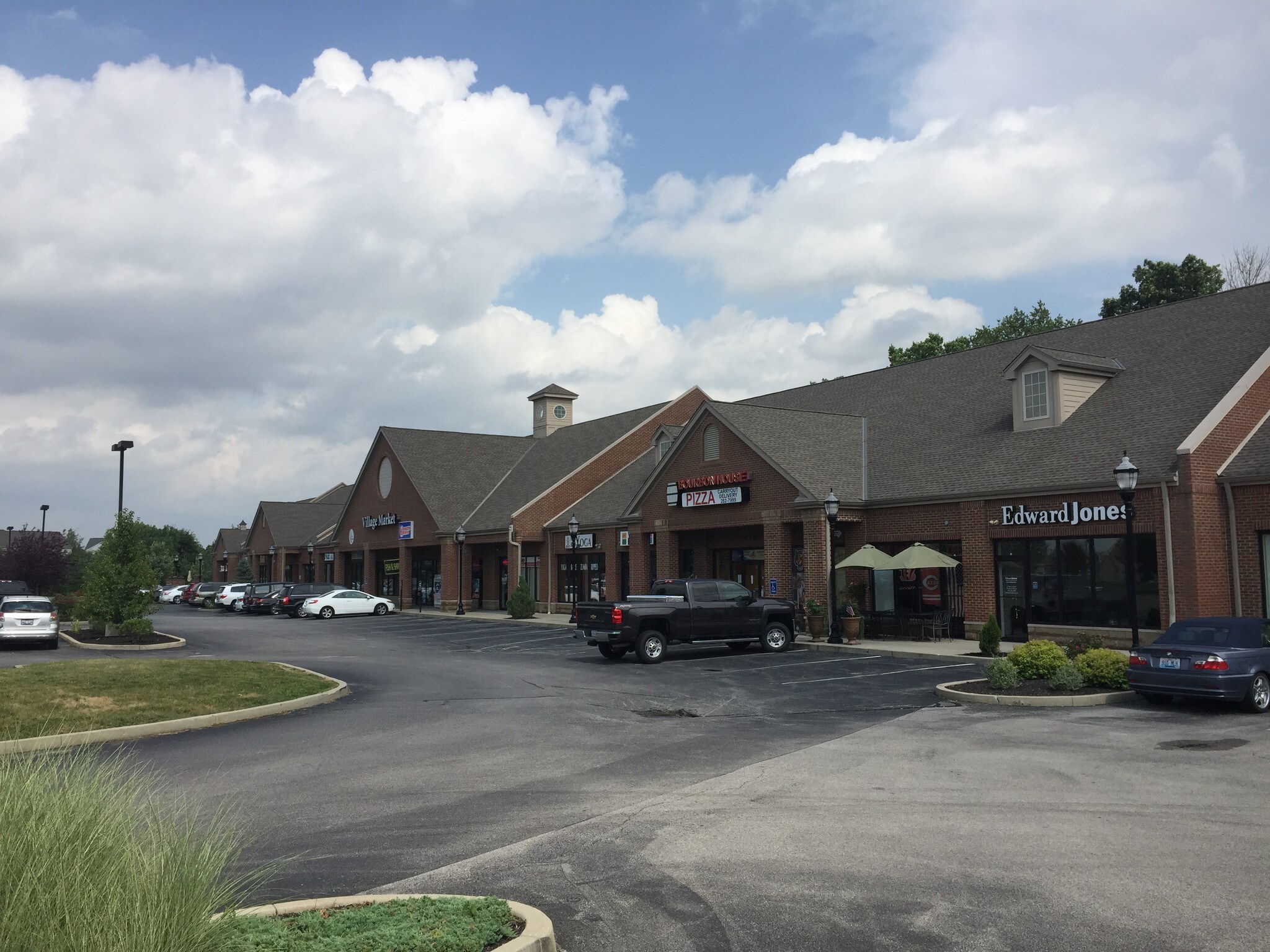 7500 Oakbrook Rd, Florence, KY à louer Photo principale– Image 1 sur 7