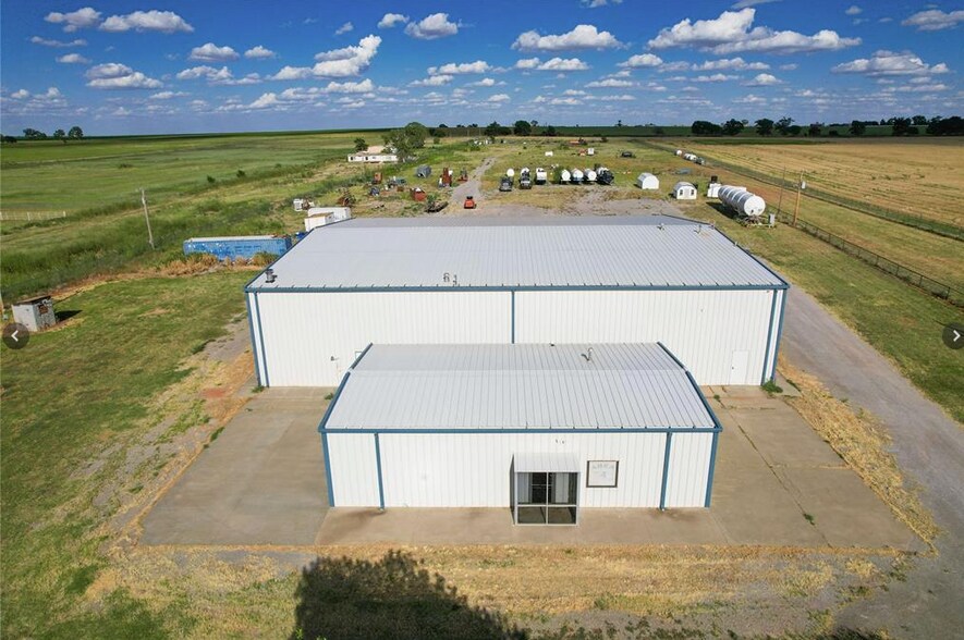 11566 N 1970 Rd, Elk City, OK à vendre - Photo de l’immeuble – Image 2 sur 7