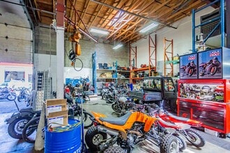 400 Brooksbank Ave, North Vancouver, BC à louer Photo intérieure– Image 2 sur 8