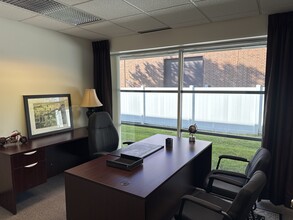 1320 Tower Rd, Schaumburg, IL à louer Photo intérieure– Image 1 sur 1