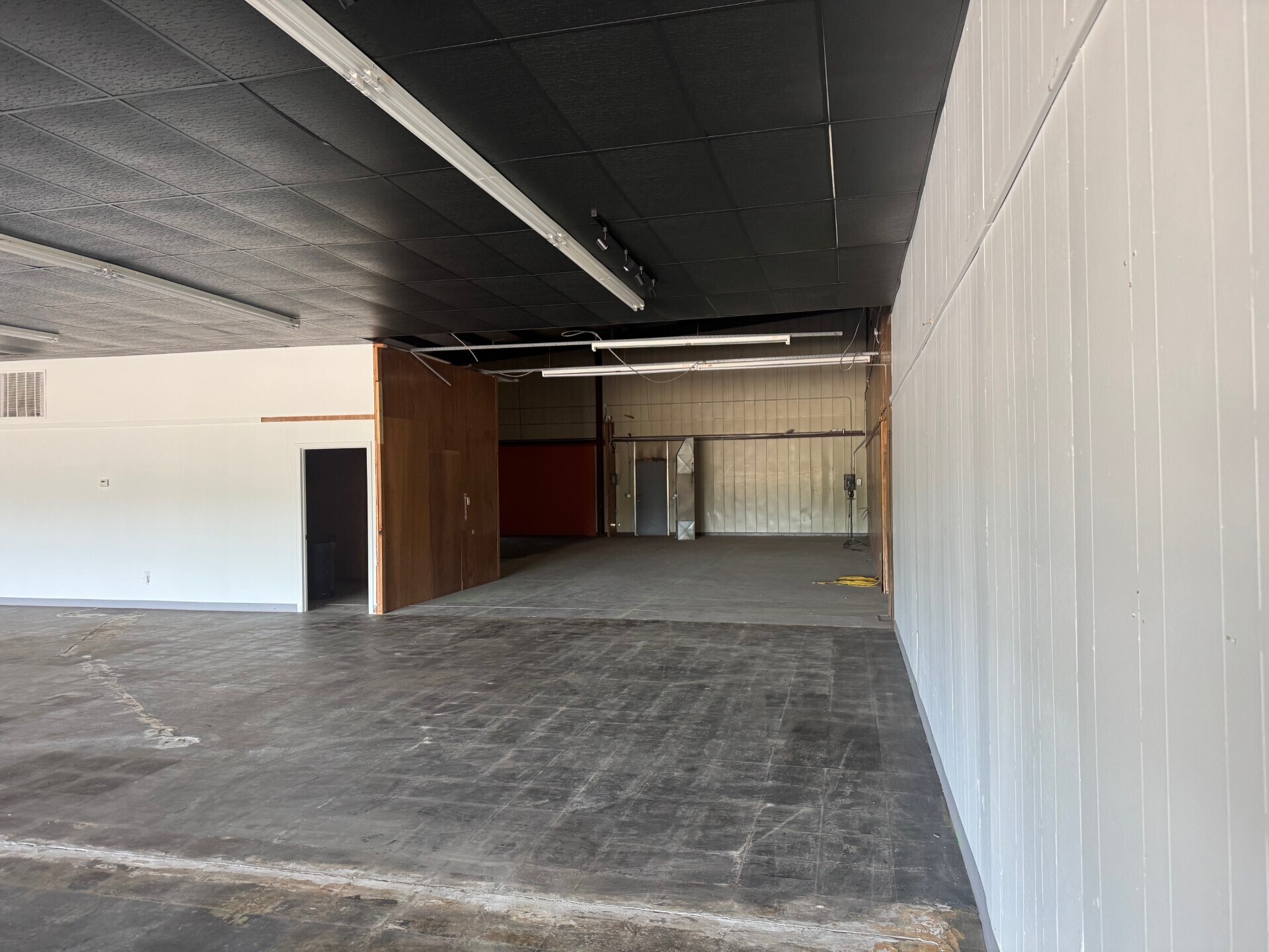 304 W Mcartor Rd, Dodge City, KS à louer Photo principale– Image 1 sur 4