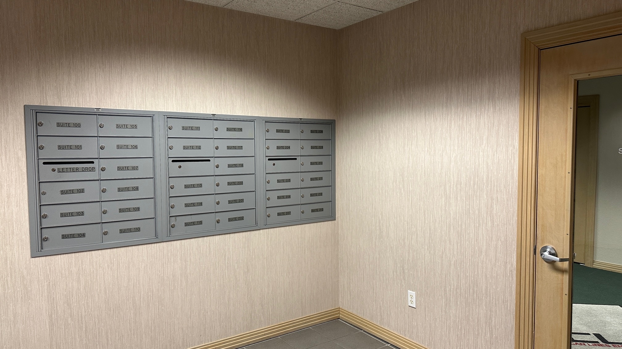 N922 & N926 Tower View Dr, Greenville, WI à louer Hall d’entrée– Image 1 sur 3