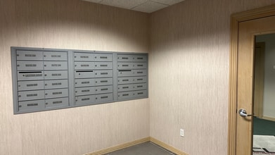 N922 & N926 Tower View Dr, Greenville, WI à louer Hall d’entrée– Image 1 sur 3