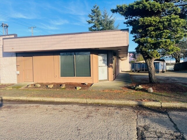 1105 Ivy Ave, Tillamook, OR à louer - Photo de l’immeuble – Image 2 sur 6