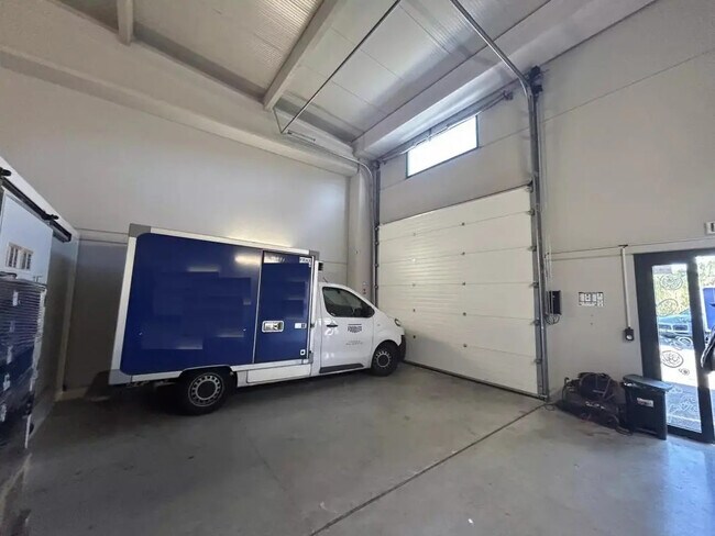 Plus de détails pour Industriel/Logistique à louer