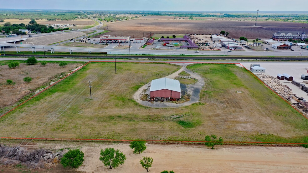 18th Street, Hondo, TX à vendre - Aérien – Image 3 sur 6