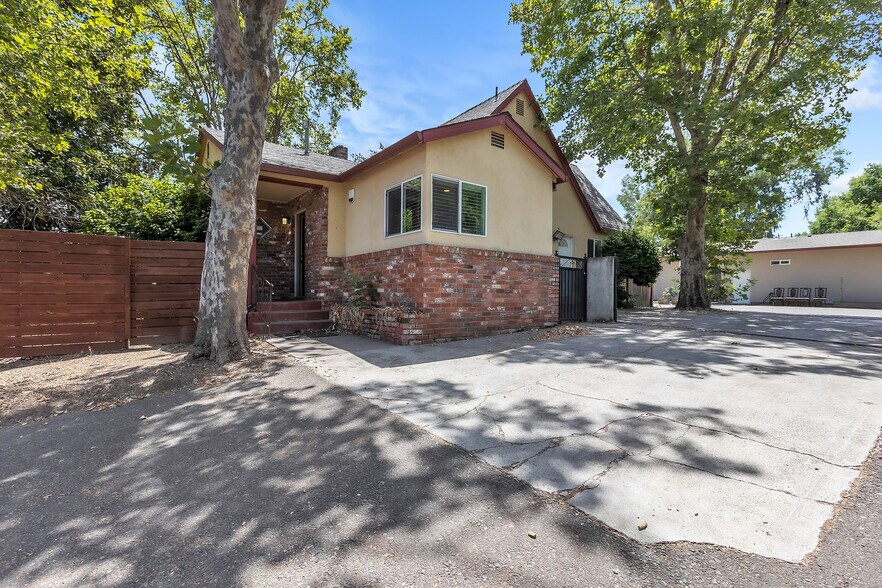 8035 Sunrise Blvd, Citrus Heights, CA à vendre - Photo de l’immeuble – Image 3 sur 8
