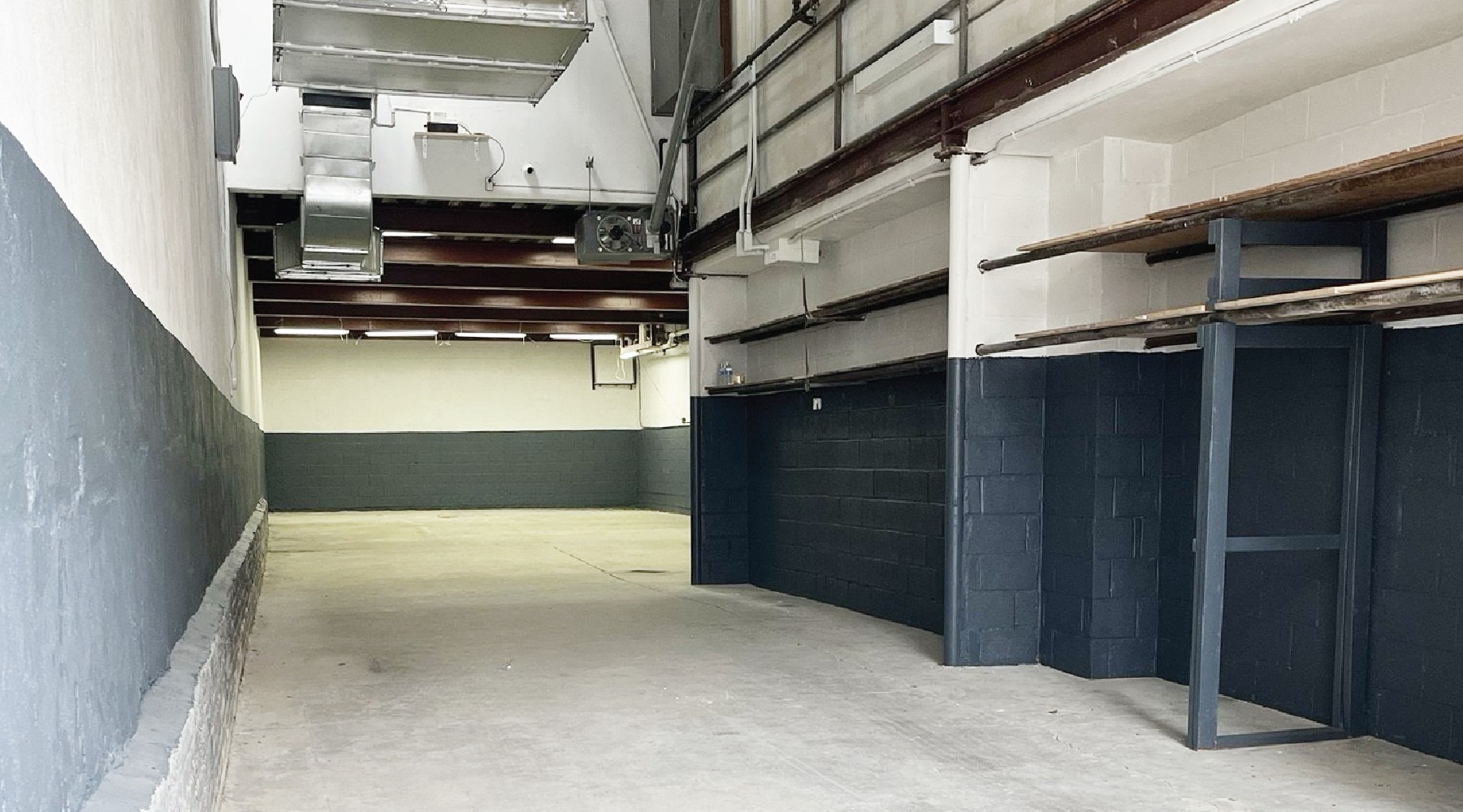 1046 47th Ave, Long Island City, NY à louer Photo intérieure– Image 1 sur 2