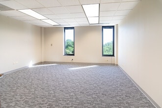 4415 W Harrison St, Hillside, IL à louer Photo intérieure– Image 2 sur 3