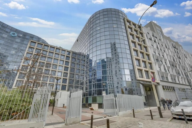 Plus de détails pour 47 Rue Louis Blanc, Courbevoie - Bureau à louer