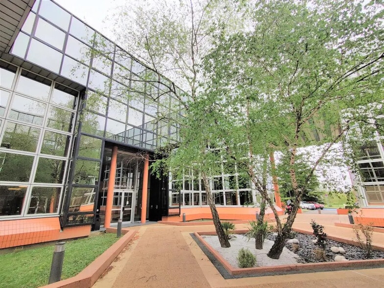 Bureau dans Labège à louer - Photo de l’immeuble – Image 1 sur 9