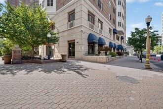 900 N Taylor St, Arlington, VA à louer Photo de l’immeuble– Image 1 sur 11