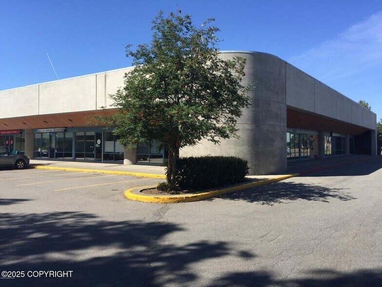 4007 Old Seward Hwy, Anchorage, AK à louer - Photo de l’immeuble – Image 1 sur 22