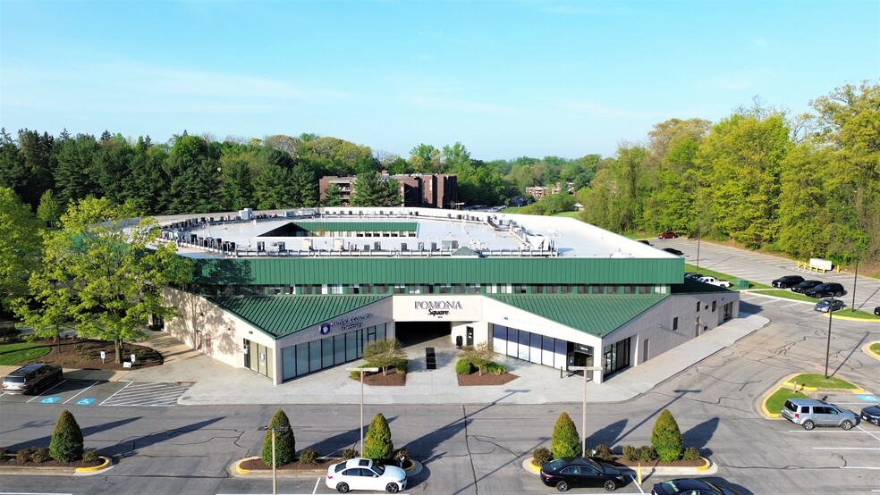 1700 Reisterstown Rd, Pikesville, MD à louer - Photo de l’immeuble – Image 1 sur 12