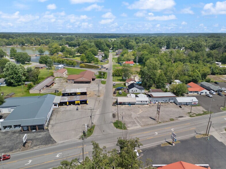 756 Lakeshore Dr, Scottsburg, IN à vendre - Photo de l’immeuble – Image 2 sur 106