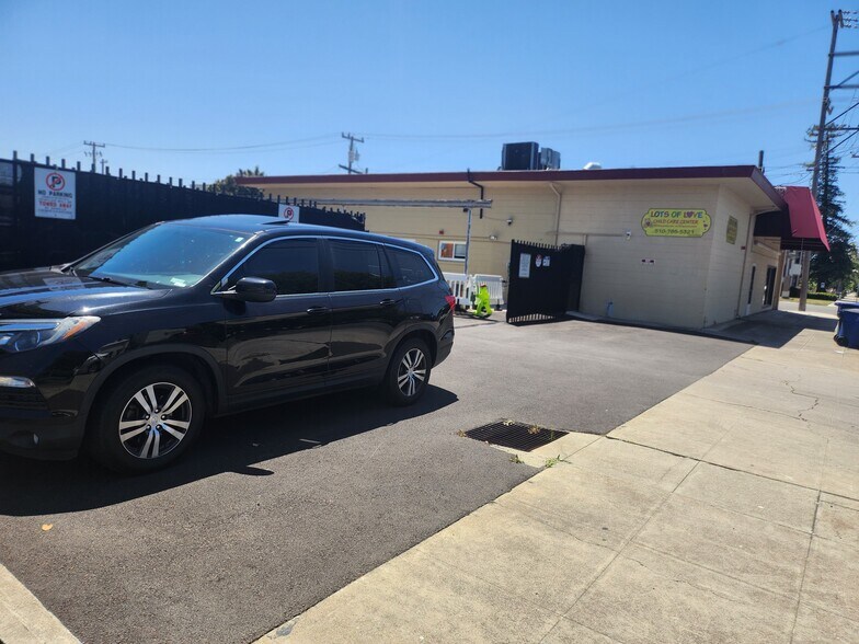 2000 Washington Ave, San Leandro, CA à vendre - Photo de l’immeuble – Image 2 sur 8