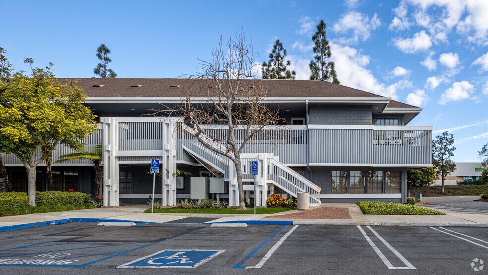 22471 Aspan St, Lake Forest, CA à louer - Photo de l’immeuble – Image 2 sur 22