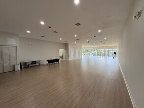 1680 SE 3rd Ct, Deerfield Beach, FL à louer Photo intérieure– Image 2 sur 8