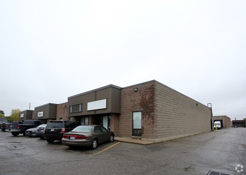 90 Charterhouse Cres, London, ON à louer - Photo de l’immeuble – Image 2 sur 7