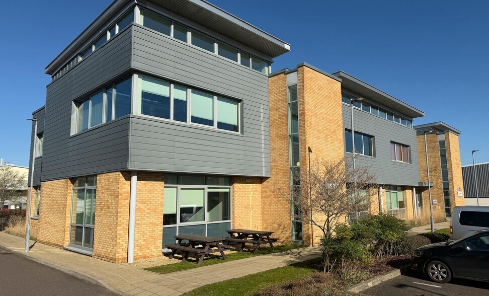 115 Milton Park, Milton à louer - Photo de l’immeuble – Image 2 sur 2