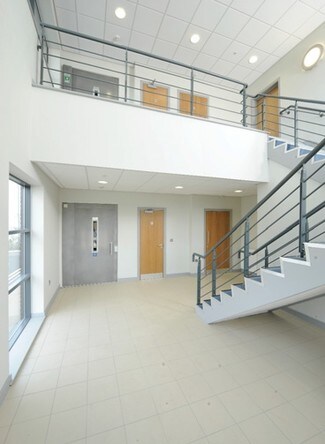 Plus de détails pour Yew Tree Way, Warrington - Bureau à louer