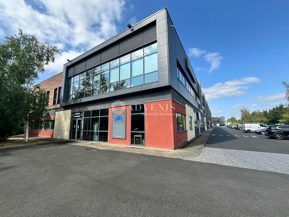 Local d’activités dans Villeneuve-la-Garenne à louer Photo de l’immeuble– Image 1 sur 11