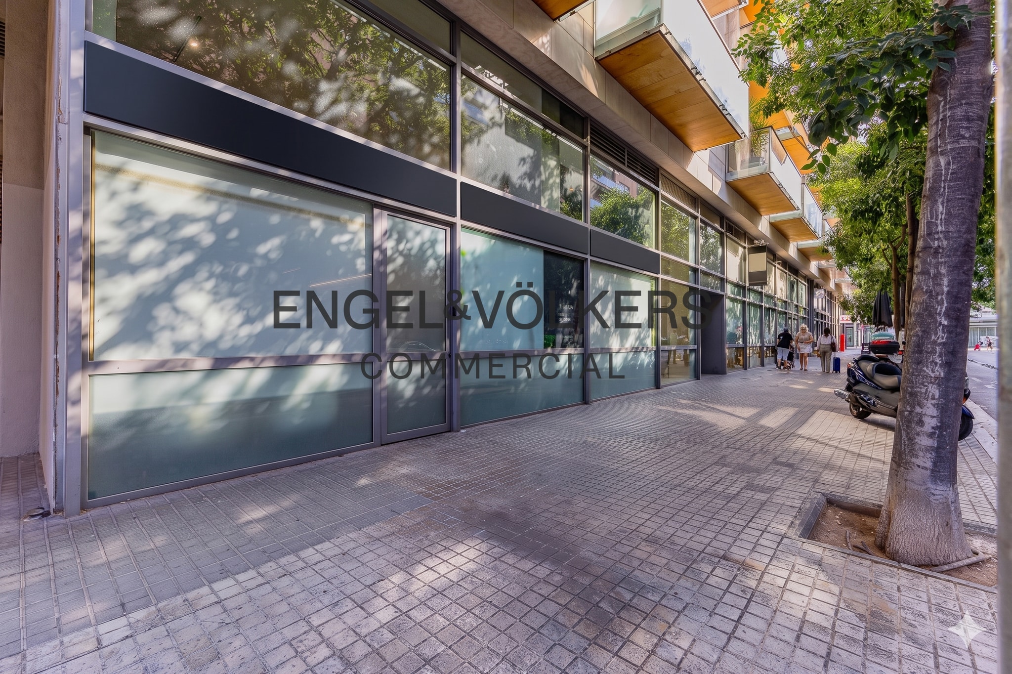 Immeuble residentiel dans Barcelone, Barcelona à vendre Photo intérieure– Image 1 sur 2